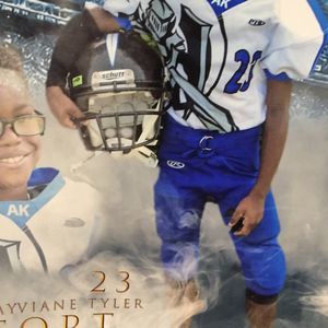 Meet your Posher, Zay